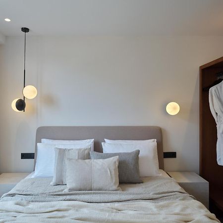 Haya Athens Loftie Suites Екстериор снимка