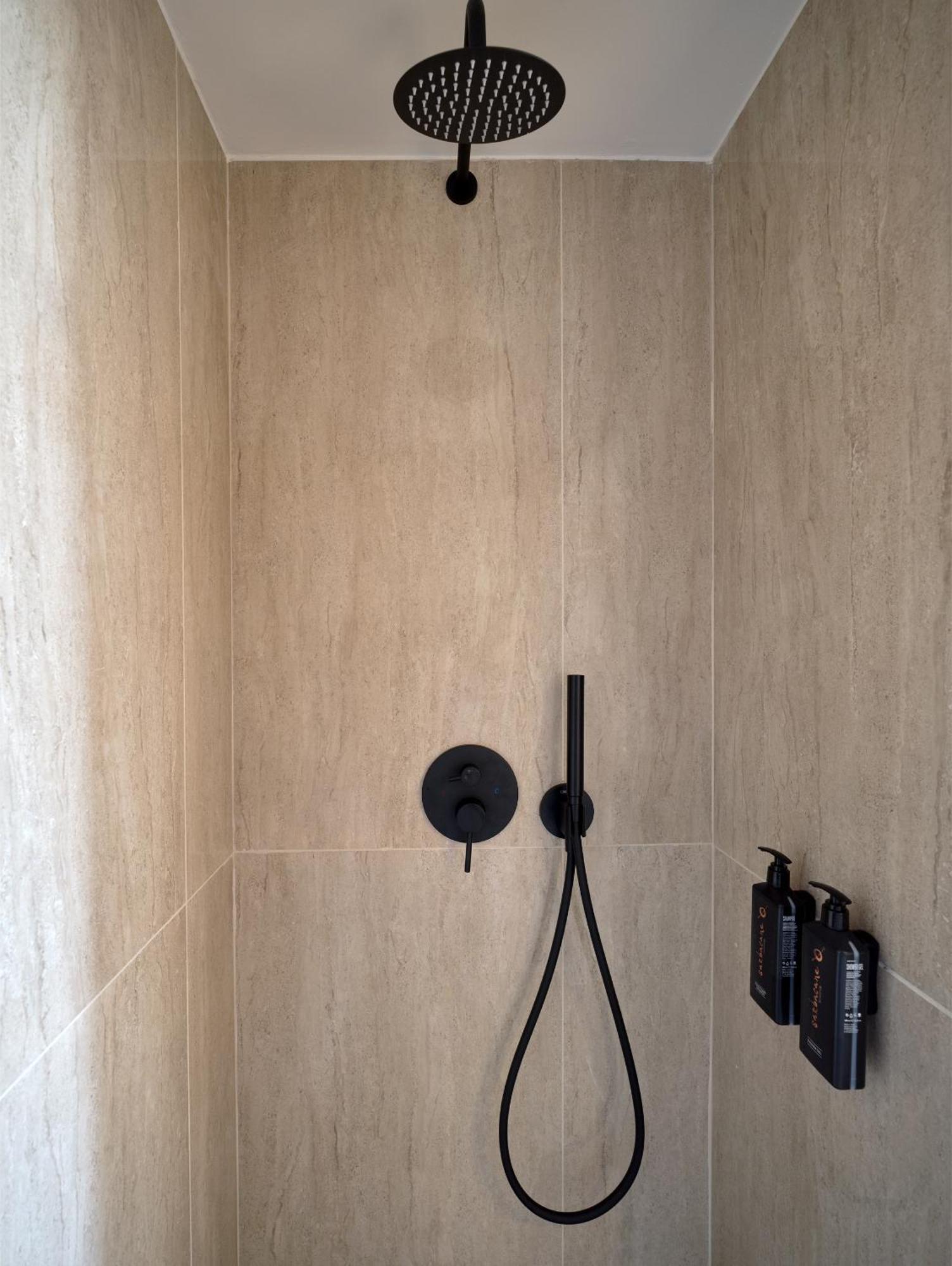Haya Athens Loftie Suites Екстериор снимка